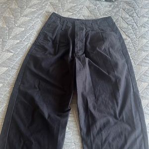 Levi taper pants